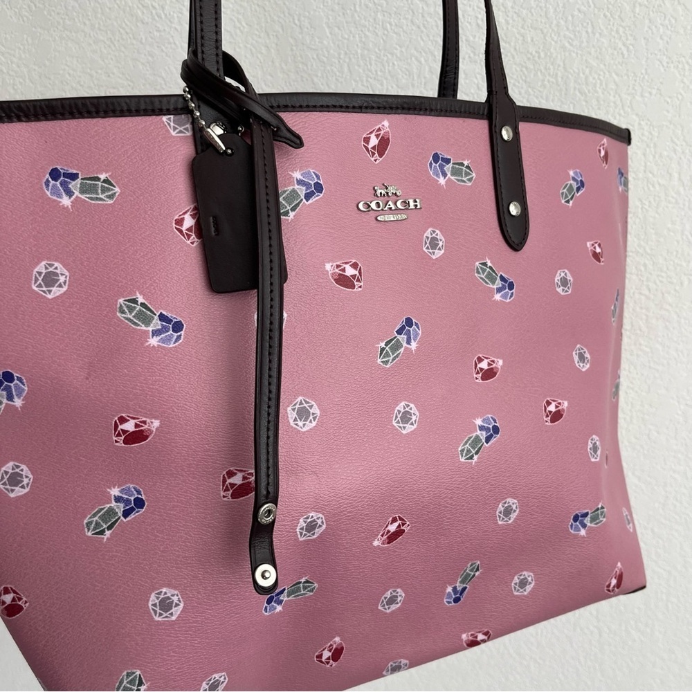 Disney x Coach Reversible City Tote Snow White - Picture 8 of 8